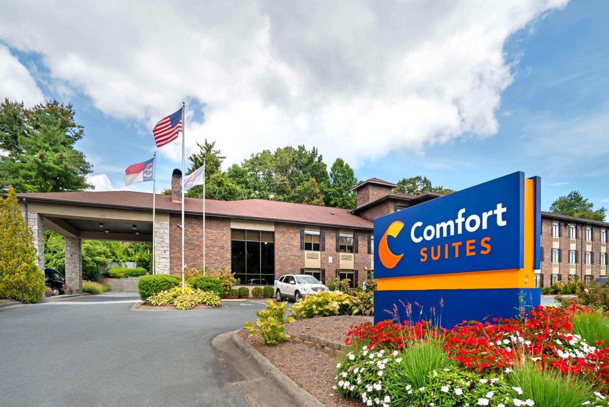 Comfort Suites Boone - University Area Exterior photo